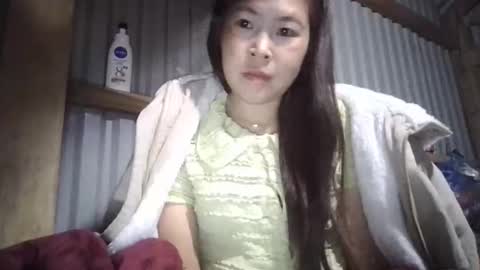 yongmi_ online show from November 24, 6:17 pm