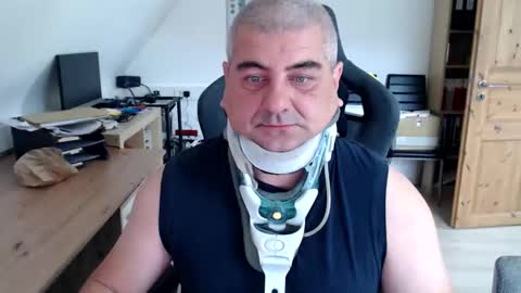 Snapshot of yoschi1976 chatting on September 28, 9:40 am yoschi1976 online show from September 28, 9:40 am