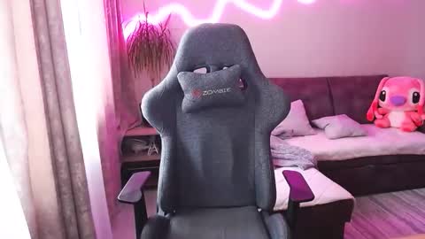 Bella online show from November 27, 8:22 am