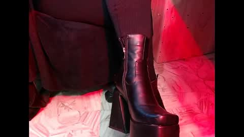 Renesmee online show from February 19, 8:12 am