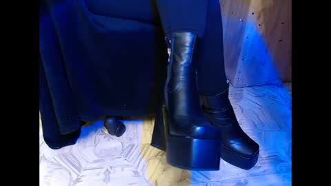 Renesmee online show from February 28, 8:42 am