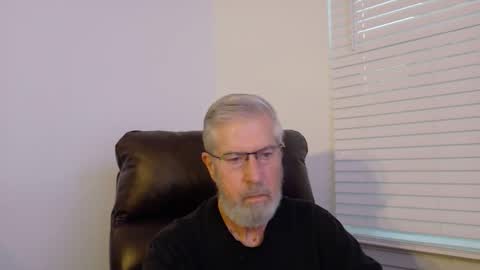 Snapshot of yougogirl_3 chatting on October 21, 1:05 pm Colorado Guy Straight online show from October 21, 1:05 pm