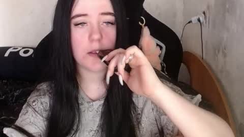 your_8a8y online show from October 9, 9:59 am