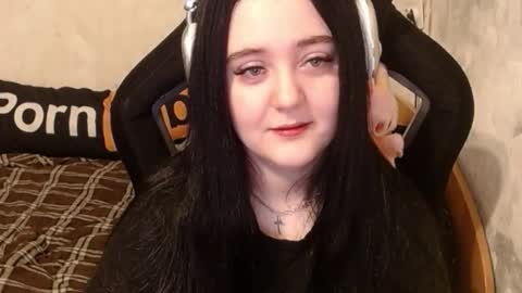 your_8a8y online show from October 27, 11:43 am