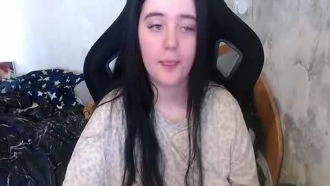 your_8a8y online show from May 20, 10:32 am