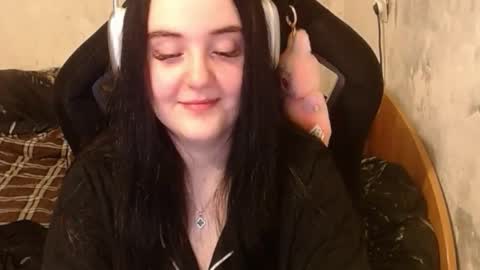 your_8a8y online show from September 18, 4:33 pm