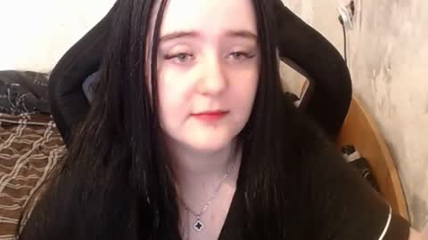 your_8a8y online show from September 17, 6:17 am