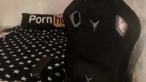 your_8a8y online show from February 14, 1:58 pm