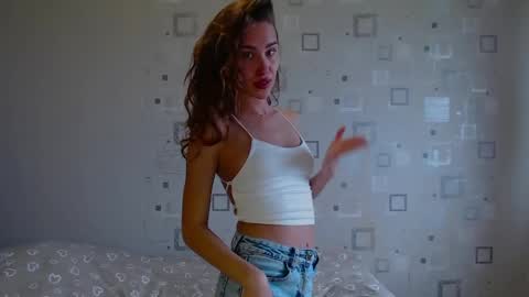 Amelia online show from May 12, 1:09 pm