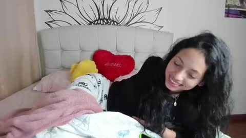 Snapshot of your_beck chatting on February 23, 7:55 am mia3 online show from February 23, 7:55 am