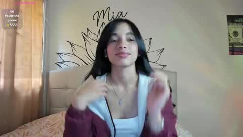 Snapshot of your_beck chatting on February 19, 1:28 pm mia3 online show from February 19, 1:28 pm