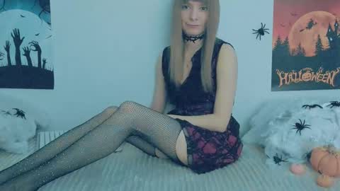 Lily online show from October 27, 7:52 am