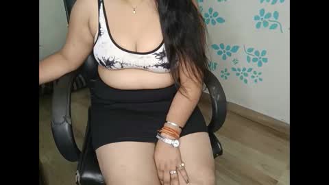 Snapshot of your_charming_baby chatting on December 21, 7:03 am your_charming_baby online show from December 21, 7:03 am