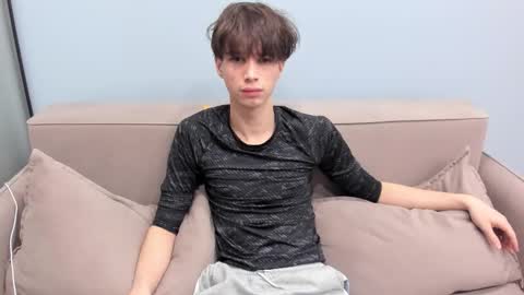 your_shy_guy online show from January 31, 8:06 pm