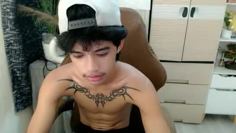 yourasian_eric online show from March 2, 2:02 pm