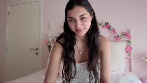yourbella37 online show from June 26, 4:34 pm