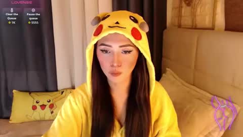 JEN  online show from May 10, 1:28 pm