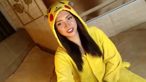 JEN  online show from December 5, 2:37 pm