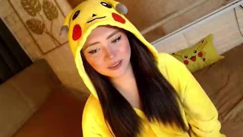 JEN  online show from February 18, 10:04 am