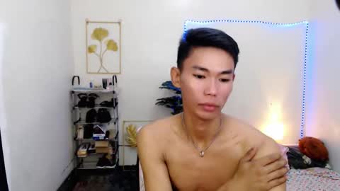 Snapshot of yourdreamboyx chatting on September 29, 4:00 am Rence online show from September 29, 4:00 am