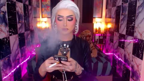 Kath Harper online show from November 12, 1:52 am