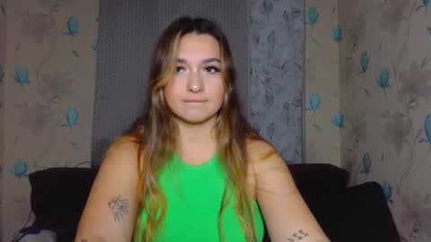 Snapshot of youremily_xx chatting on October 4, 7:55 pm Emily  online show from October 4, 7:55 pm