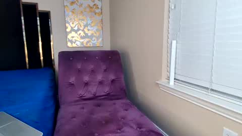 Horny Hotwife Wants To Play online show from September 29, 4:44 am