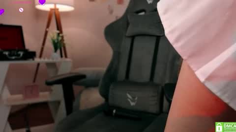 Chloe online show from November 8, 5:43 am