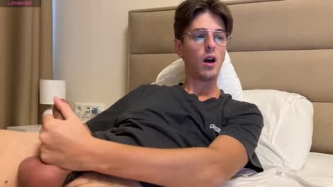 Chris online show from November 19, 9:08 am