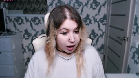 Snapshot of yourkarma_2_0 chatting on January 6, 10:02 am Karma online show from January 6, 10:02 am