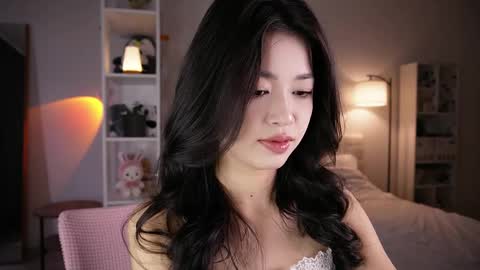 yourlittlesunrise_ online show from May 9, 8:42 am