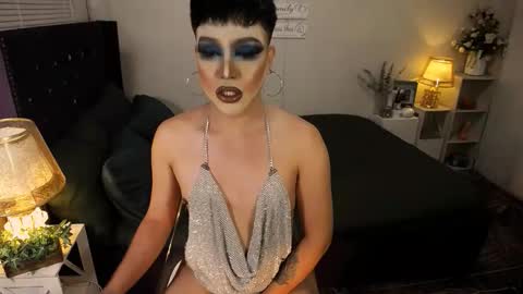 Snapshot of yourlivingonurdream chatting on October 6, 3:02 am --               online show from October 6, 3:02 am