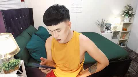 Snapshot of yourlivingonurdream chatting on October 2, 2:32 am --               online show from October 2, 2:32 am