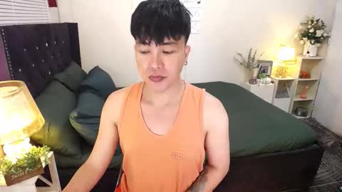Snapshot of yourlivingonurdream chatting on September 19, 2:32 pm --               online show from September 19, 2:32 pm