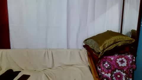 Regine online show from February 12, 3:18 am