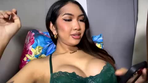 yourlovebella88 online show from January 14, 10:40 pm