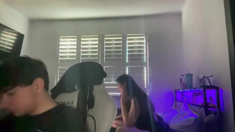 yourmila1 online show from February 22, 11:07 pm