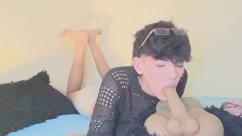 yournaughtyfemboy online show from July 23, 4:54 am