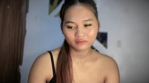 yoursweetgirl_zia online show from May 16, 8:22 am