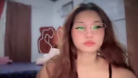 yoursweetgirl_zia online show from May 1, 6:51 am