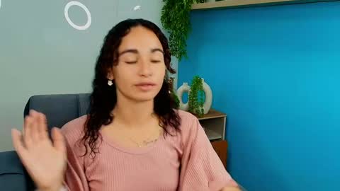 Ysenne online show from May 22, 11:17 am