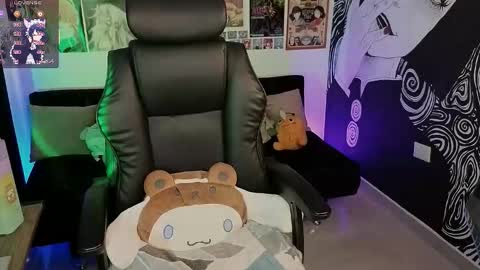    rawr   Anne Independent model      online show from November 28, 6:48 pm