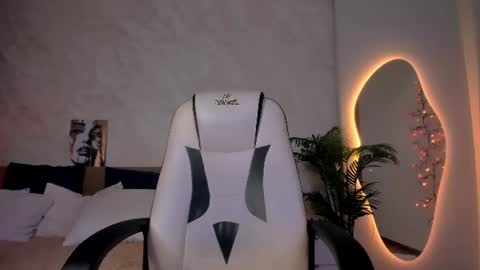 Yuki online show from June 15, 1:25 pm