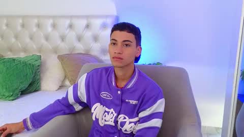 yulian_vasquez online show from February 10, 12:41 pm