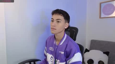 yulian_vasquez online show from September 23, 12:21 pm