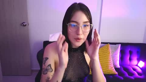 Yulienne online show from November 30, 1:56 am