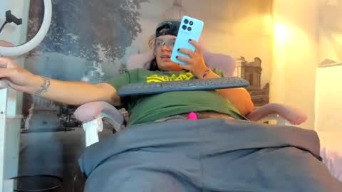 Snowflake online show from October 5, 2:24 pm