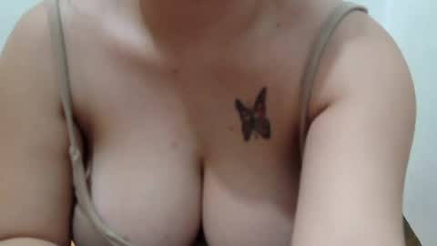 yummy_tits23xx online show from July 27, 4:43 am