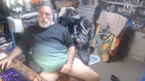 yummyflguy online show from April 2, 6:59 pm