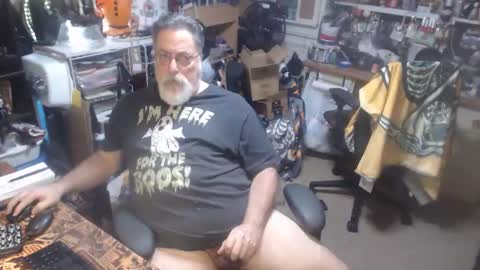 yummyflguy online show from April 16, 7:14 pm